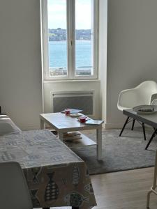 Atpūtas zona naktsmītnē Appartement Design III - Port du Rosmeur - Douarnenez