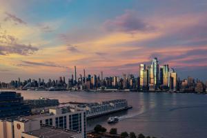 Nespecifikovaný výhled na destinaci Weehawken nebo výhled na město při pohledu z hotelu