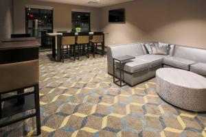 O zonă de relaxare la Residence Inn by Marriott Louisville East/Oxmoor