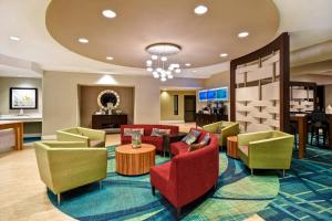 Seating area sa SpringHill Suites by Marriott Baltimore BWI Airport