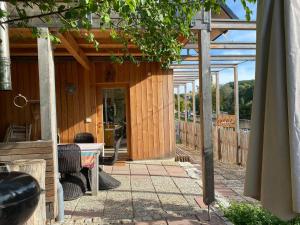 Un jardín fuera de Ferienhaus Andadoana