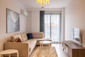 Фотография из галереи Spacious and Furnished Flat with Balcony in Izmir в Измире