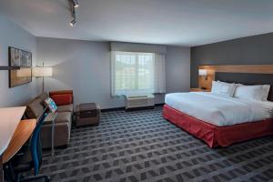 Katil atau katil-katil dalam bilik di TownePlace Suites by Marriott Baton Rouge Port Allen