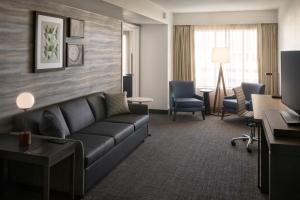 אזור ישיבה ב-Residence Inn by Marriott Sacramento Downtown at Capitol Park