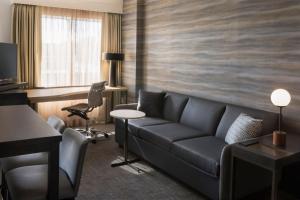 אזור ישיבה ב-Residence Inn by Marriott Sacramento Downtown at Capitol Park