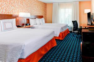 Ліжко або ліжка в номері Fairfield Inn & Suites by Marriott Cape Cod Hyannis