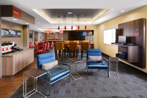 ครัวหรือมุมครัวของ TownePlace Suites by Marriott Houston Galleria Area