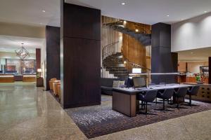 พื้นที่นั่งเล่นของ Sheraton Ottawa Hotel