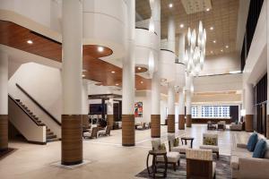 Ruang duduk di Marriott Orlando Airport Lakeside