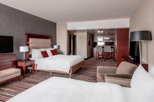 Cama ou camas em um quarto em Frankfurt Marriott Hotel