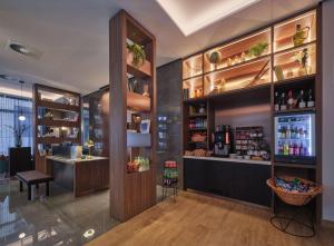 Ο χώρος του lounge ή του μπαρ στο Adina Apartment Hotel Wiesbaden