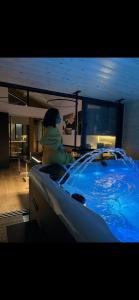 Гості Les suites de Stanislas jacuzzi & spa