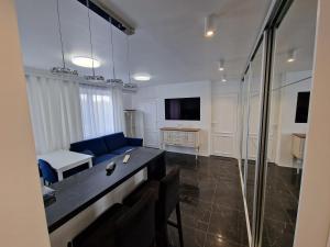 TV/trung tâm giải trí tại Apartament Helenka