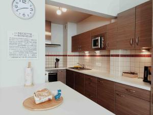 Kitchen o kitchenette sa Cozy 2 bedroom apartment - metro Montgomery