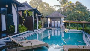 Bazen u ili blizu objekta Kayangan Villa Ubud