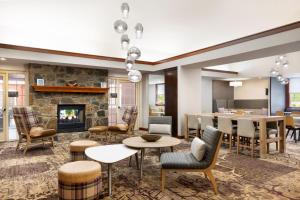 Зона вітальні в Residence Inn Potomac Mills Woodbridge