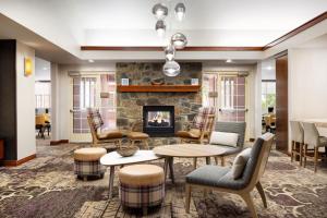 Зона вітальні в Residence Inn Potomac Mills Woodbridge