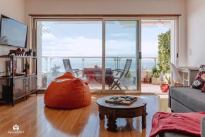 A seating area at Studio L - Ericeira