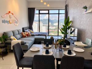 אזור ישיבה ב-Beacon Executive Suite by stayCATion Homestay