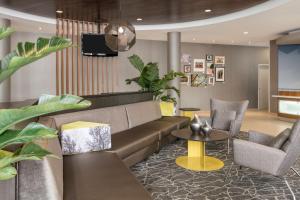 O zonă de relaxare la SpringHill Suites by Marriott Lafayette South at River Ranch