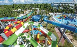 Riu Palace Bavaro - All Inclusive 내부 또는 인근 수영장