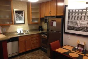 ครัวหรือมุมครัวของ Residence Inn Paducah