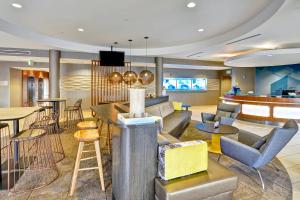 אזור ישיבה ב-SpringHill Suites By Marriott Columbia Fort Meade Area