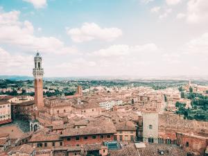 Una vista general de Siena o una vista desde la ciudad tomada desde el hotel