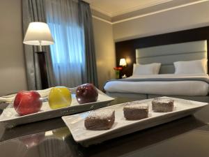 Ramada by Wyndham Downtown Beirut 객실 침대