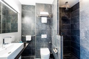 Bastion Hotel Amersfoort tesisinde bir banyo