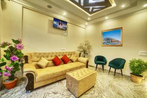 אזור ישיבה ב-SM Royal Stay Hotel - Near Bangalore international Airport