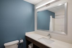 Kupatilo u objektu WoodSpring Suites Austin Central