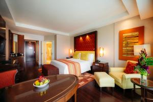 Cama ou camas em um quarto em The Ritz - Carlton, Bangalore