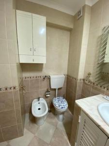 Apartamento Girassol tesisinde bir banyo