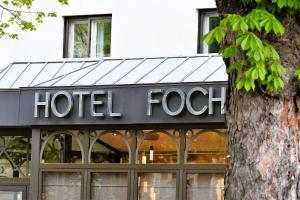 Зображення з фотогалереї помешкання Hôtel Foch у місті Тарб