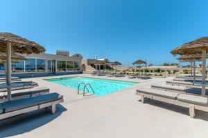 Swimmingpoolen hos eller tæt på En Plo Boutique Suites Oia Santorini