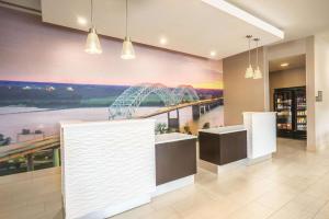 Thức uống tại La Quinta by Wyndham Memphis Downtown