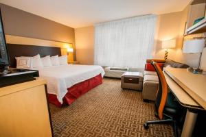 Krevet ili kreveti u jedinici u okviru objekta TownePlace Suites by Marriott Scranton Wilkes-Barre