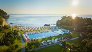 Bazén v ubytovaní Maxx Royal Kemer Resort alebo v jeho blízkosti