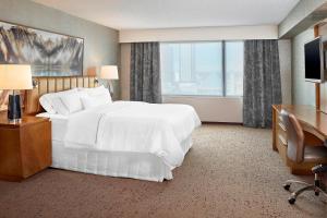 Cama ou camas em um quarto em The Westin Edmonton