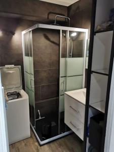 Appartement Termignon Val Cenis tesisinde bir banyo