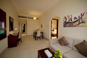 Area tempat duduk di Action Hotel Ras Al Khaimah