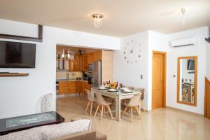 A kitchen or kitchenette at Villa Elia