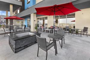 Ruang duduk di TownePlace Suites by Marriott Edmonton Sherwood Park