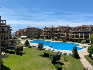 The swimming pool at or close to Sea View & infinity pool apartments in Kaliakria resort