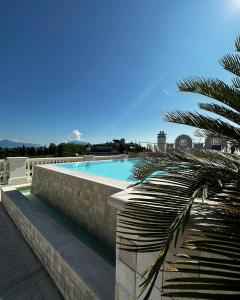 A piscina localizada em Palace Hotel Wellness & SPA ou nos arredores