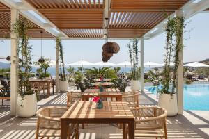 Bazén v ubytovaní Doria Hotel Bodrum-City Center alebo v jeho blízkosti