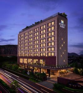 una representación del hotel Marriott por la noche en Hyatt Place Jaipur Malviya Nagar, en Jaipur