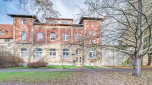 En trädgård utanför Residenz unter den Linden Specht