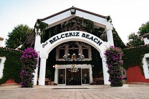 Fasadas ar įėjimas į apgyvendinimo įstaigą Belcekiz Beach Club - All Inclusive